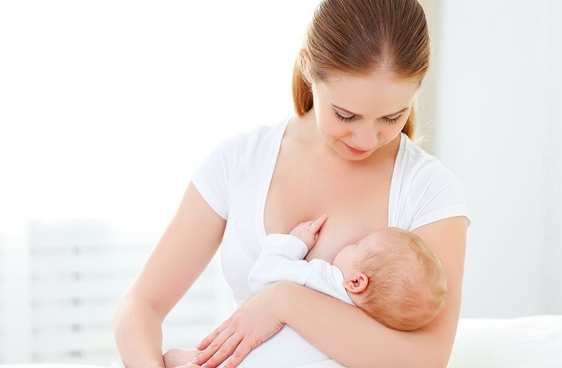 Phương pháp da kề da giúp trẻ gắn kết với mẹ